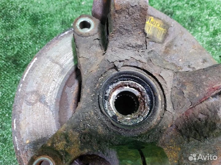 Кулак передний правый Chevrolet Spark M200 2006