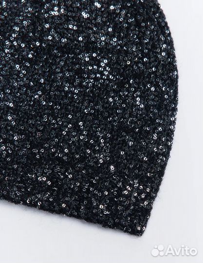 Шапка в пайетках