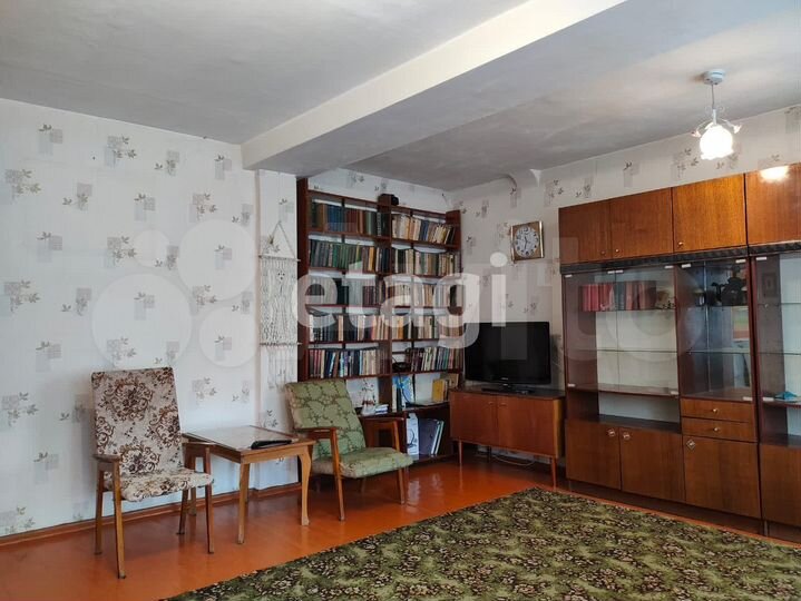 2-к. квартира, 65 м², 3/9 эт.