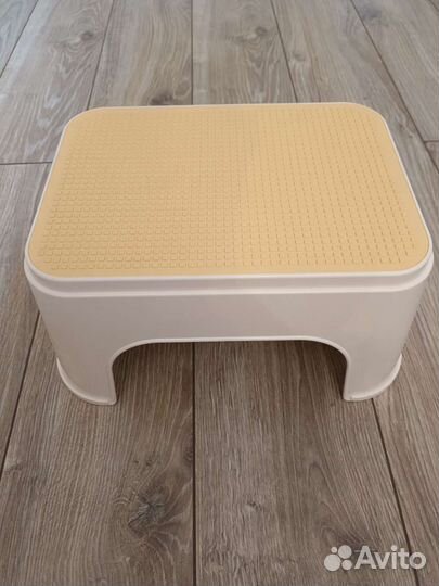 Стульчик и накладка на унитаз