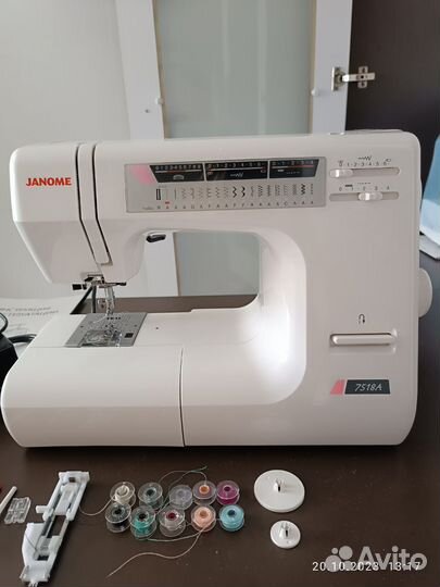Швейная машина Janome 7518a