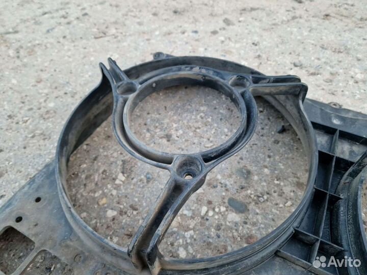 Диффузор вентиляторов Ауди 100/А6 С4 4A0121207H