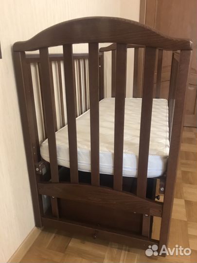 Кроватка детская с матрасом