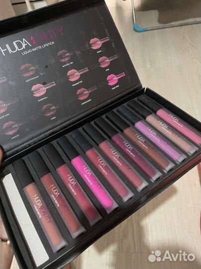 Помады для губ стойкие