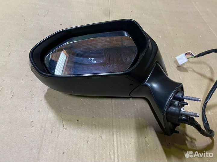 Зеркало левое Toyota Corolla E210