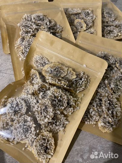 Сушеные фрукты; фрипсы; полезные сладости