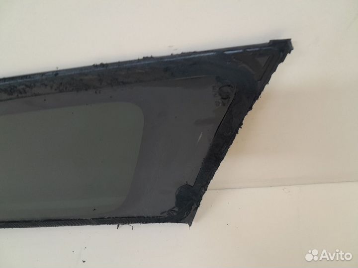 Стекло кузовное глухое левое Mitsubishi Outlander