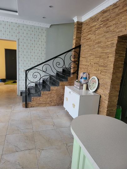 Дом 200 м² на участке 4 сот.