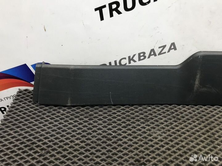 81629300157 Накладка потолка левая