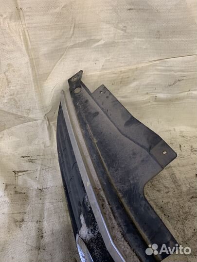 Решетка радиатора nissan almera classic