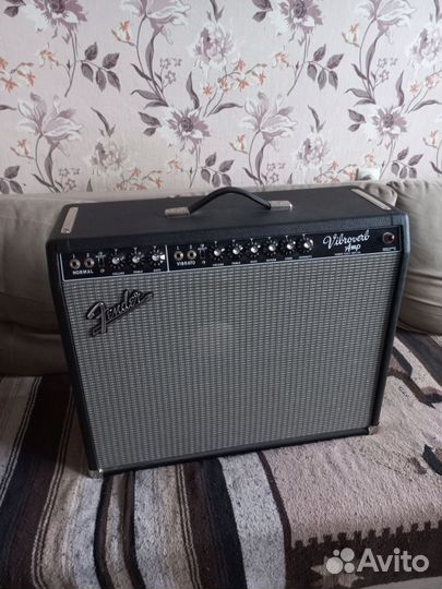 Ламповый гитарный усилитель Fender Vibroverb 64