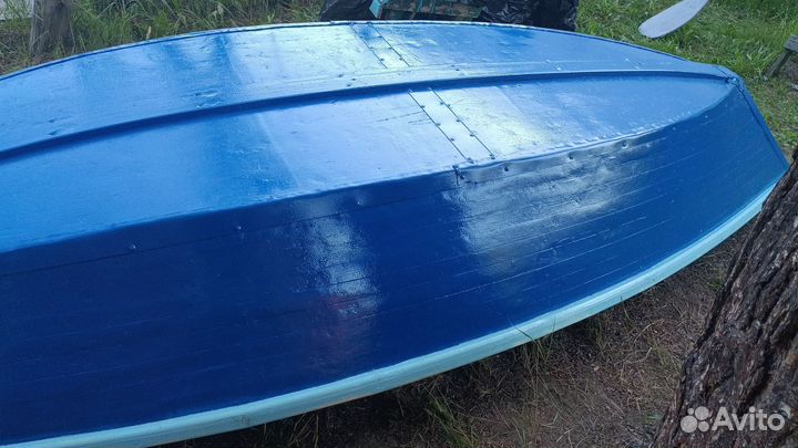 Лодка гребная