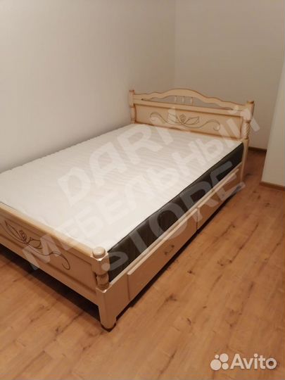 Кровать массив