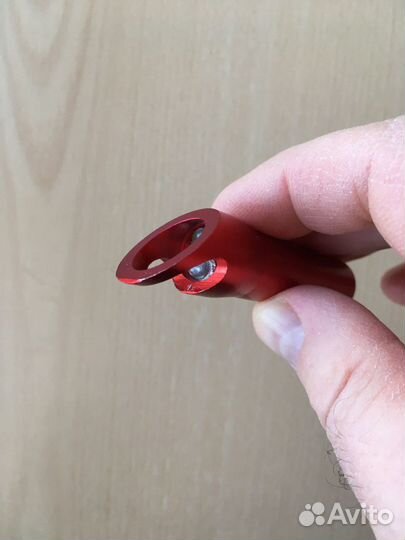 Брелок фонарик-открывалка