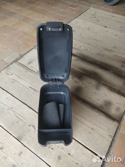 Подлокотник