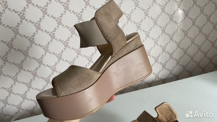 Босоножки 39