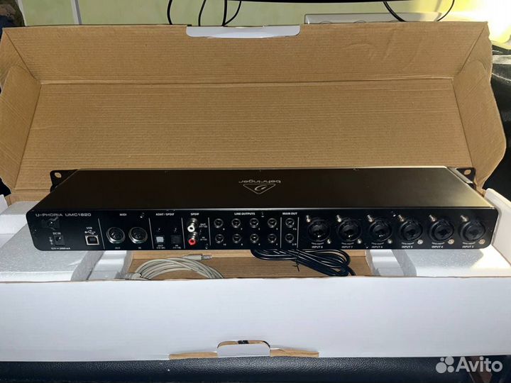 Behringer U-phoria UMC1820