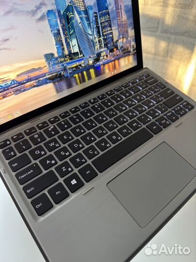 Dell Latitude 7210 2 in 1 i7-10610U/16/256/Intel U