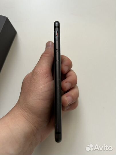 Телефон iPhone8