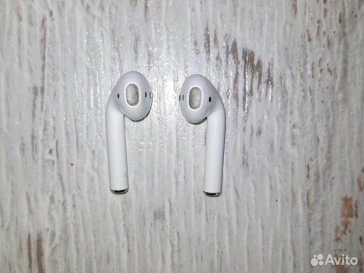 Беспроводные наушники apple airpods 1
