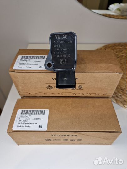 Катушка зажигания VW AG оригинал 04C905110D