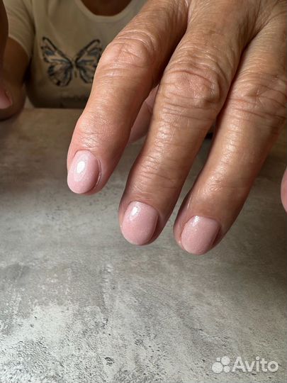 Модель на маникюр
