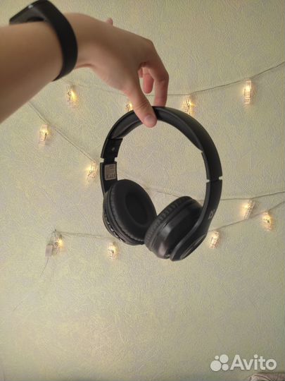 Беспроводные наушники freemotion B552