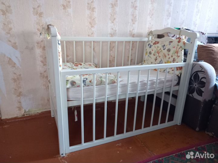 Детская кроватка