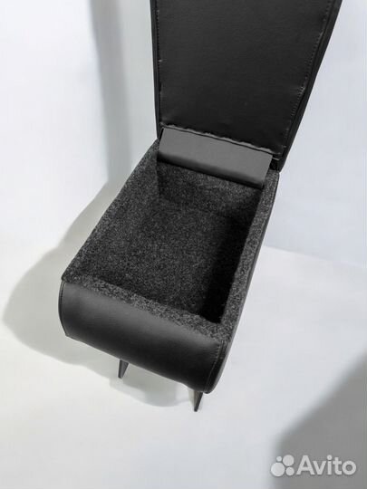 Подлокотник Ford Fusion 2002-2012