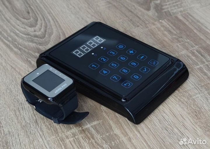 Пульт-кнопка вызова официанта на кухню с часами