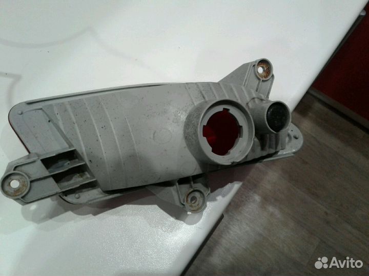 Задняя левая противотуманная фара