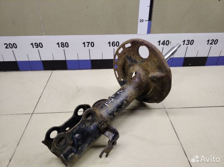 Амортизатор передний левый RAV 4 2013