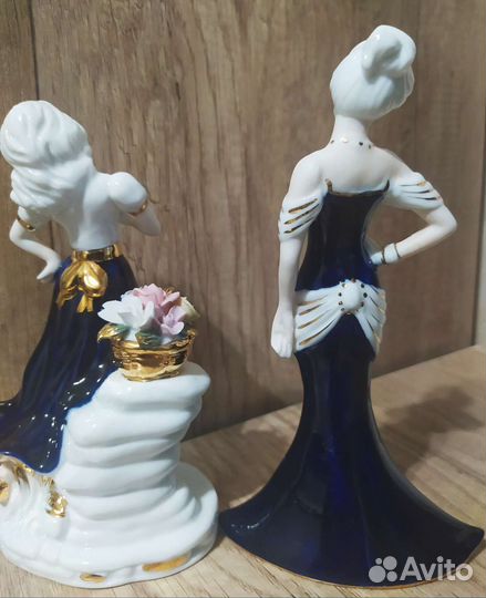 Статуэтка фарфоровая Девушка с цветами
