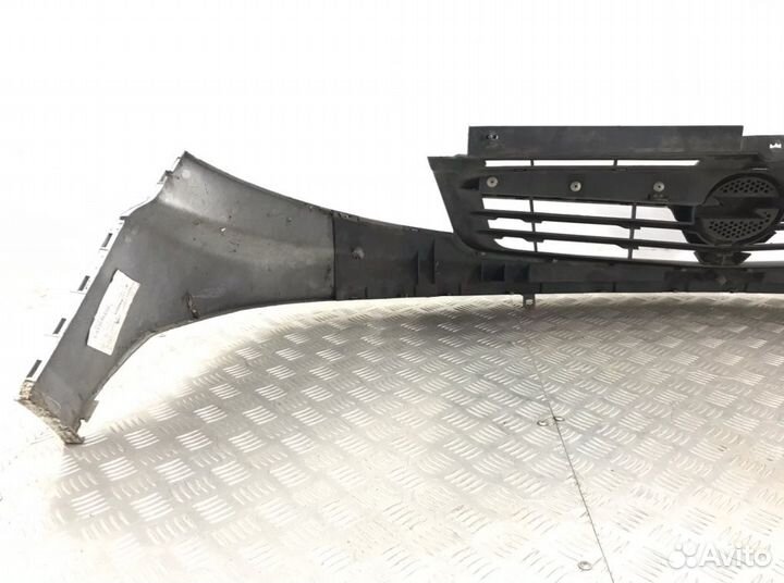 Решетка радиатора Opel Vivaro 2.0 cdti 2008