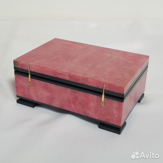 Шкатулка из натурального родонита