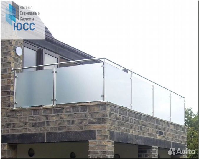 Стеклянные ограждения балкона