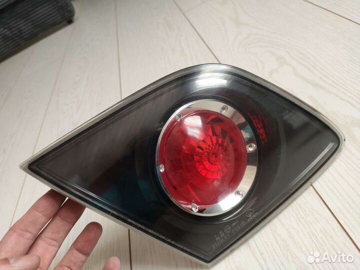 Фонарь задний в крышку багажника mazda 3 bk
