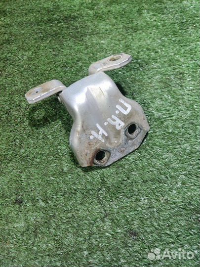 Петля двери передняя правая Hyundai Sonata