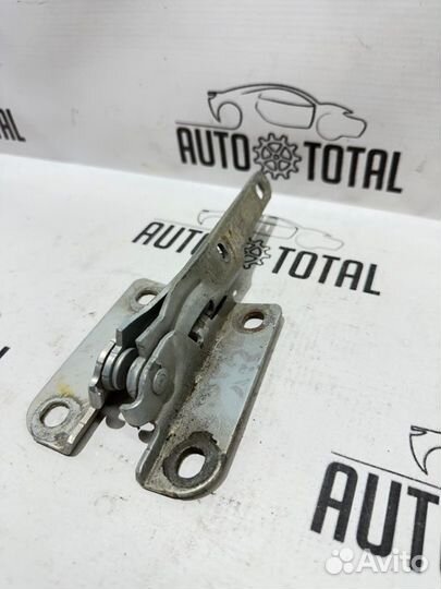 Петля капота Renault Logan K7J710 2008