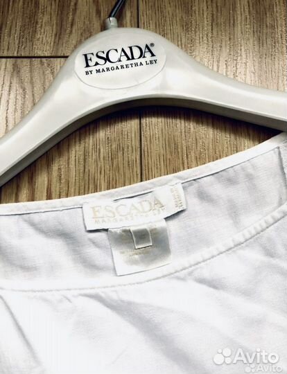 Escada margaretha ley