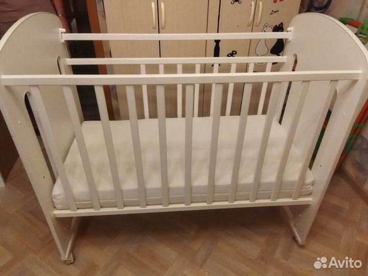 Детская кроватка