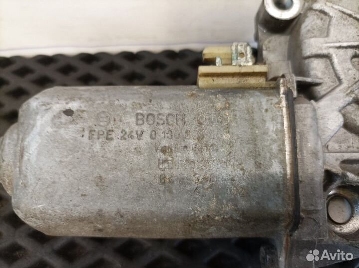 Моторчик стеклоподъемника левый