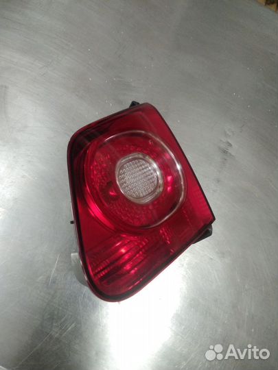 Фонарь задний внутренний VW Tiguan 2007-2011