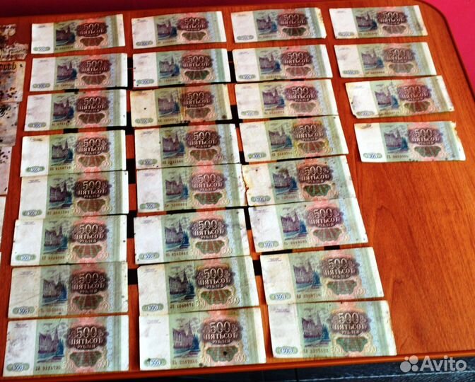 Банкноты Банка России номиналом 100;200;500руб