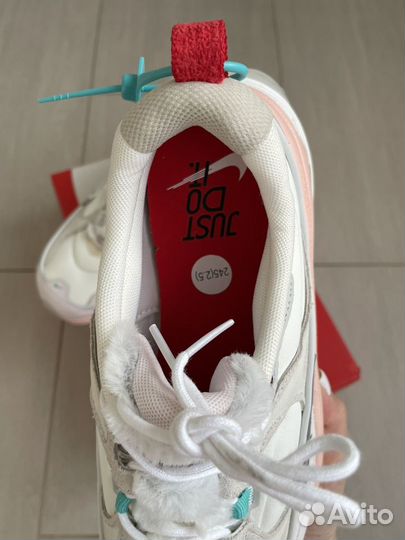 Кроссовки Nike Air Max Bliss