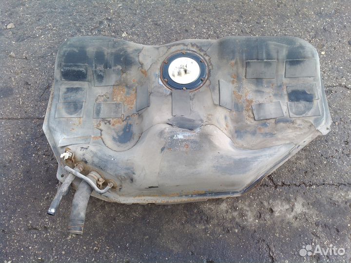 Ниссан Максима А 32,33-бензобак