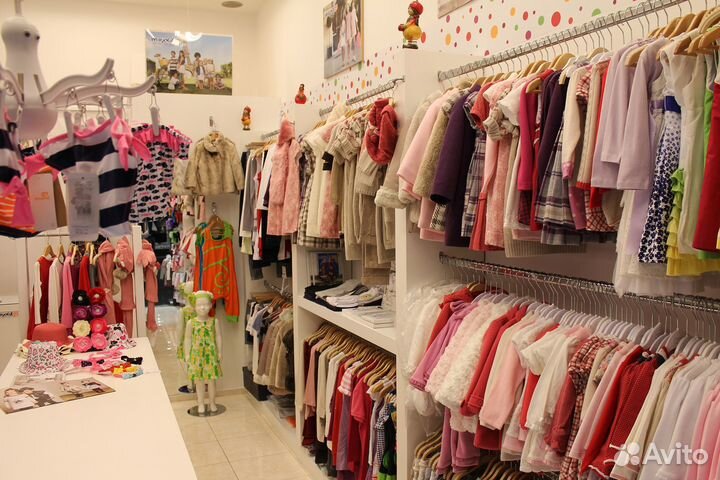 Продавец детской одежды