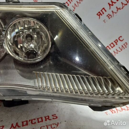 Фара ксеноновая передняя правая Mitsubishi