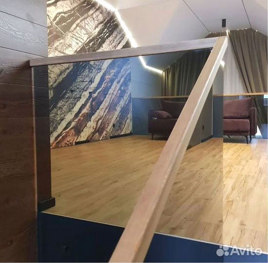 Стеклянное ограждение для лестницы