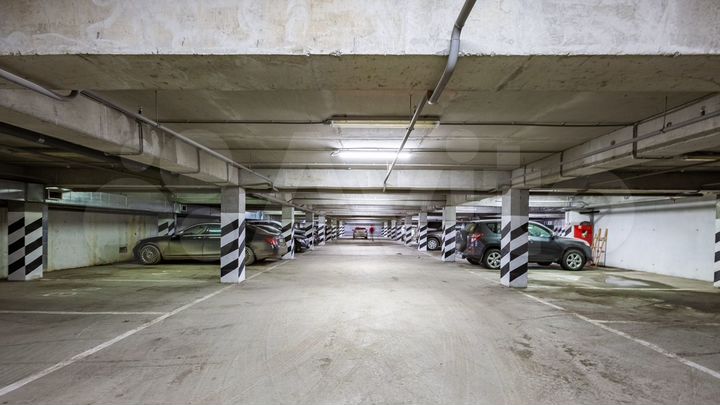 Машиноместо, 30 м²